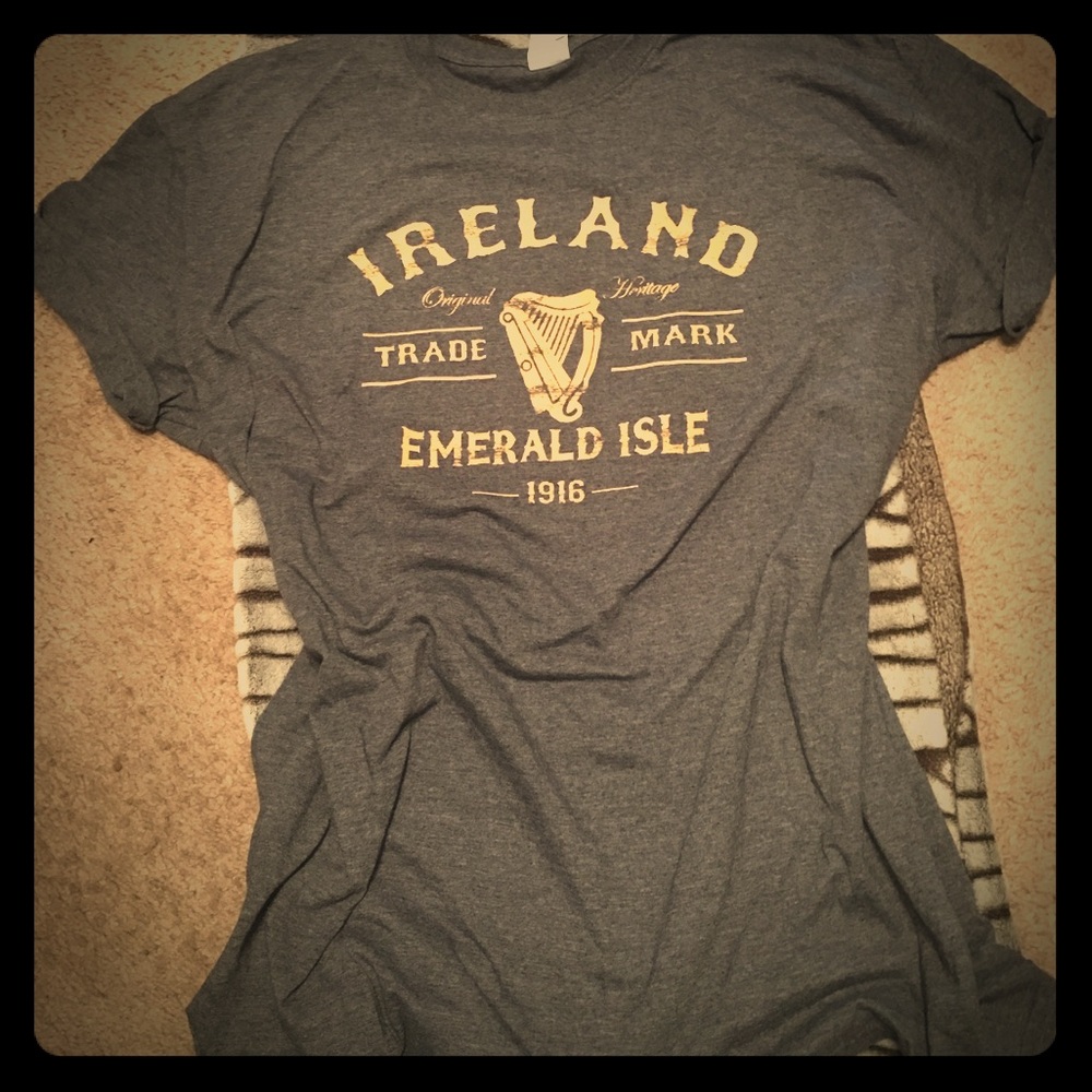 🍀Men’s Ireland 2XL Softstyle Tee☘️